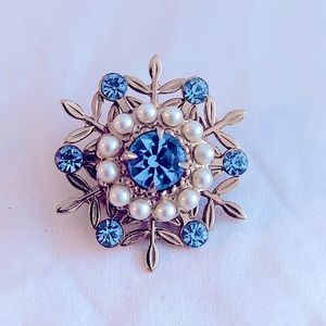 Attention Brides: Vintage Brooch, Blue Topaz Crystals and Pearl Beads